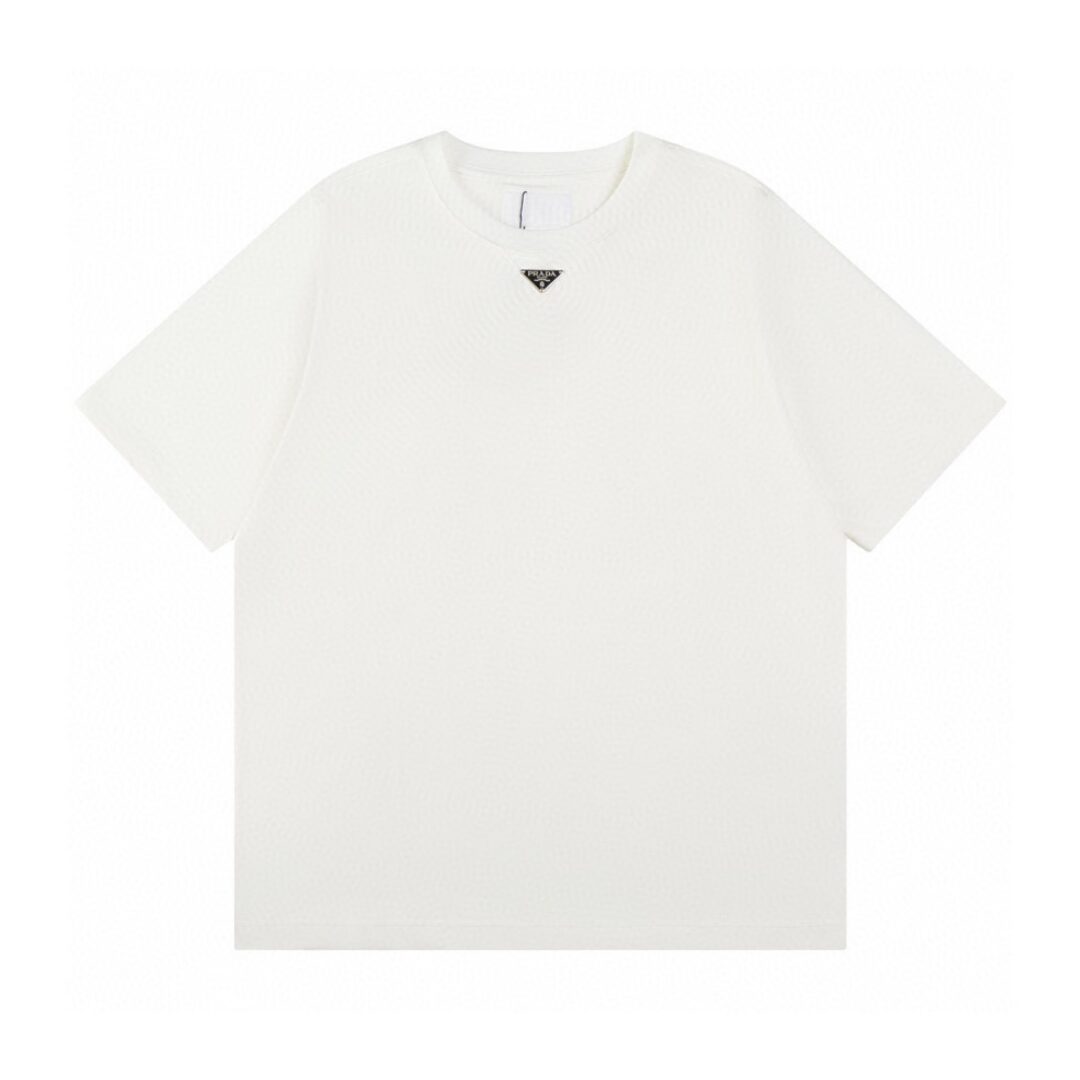 MONOGRAM BADGE T-SHIRT