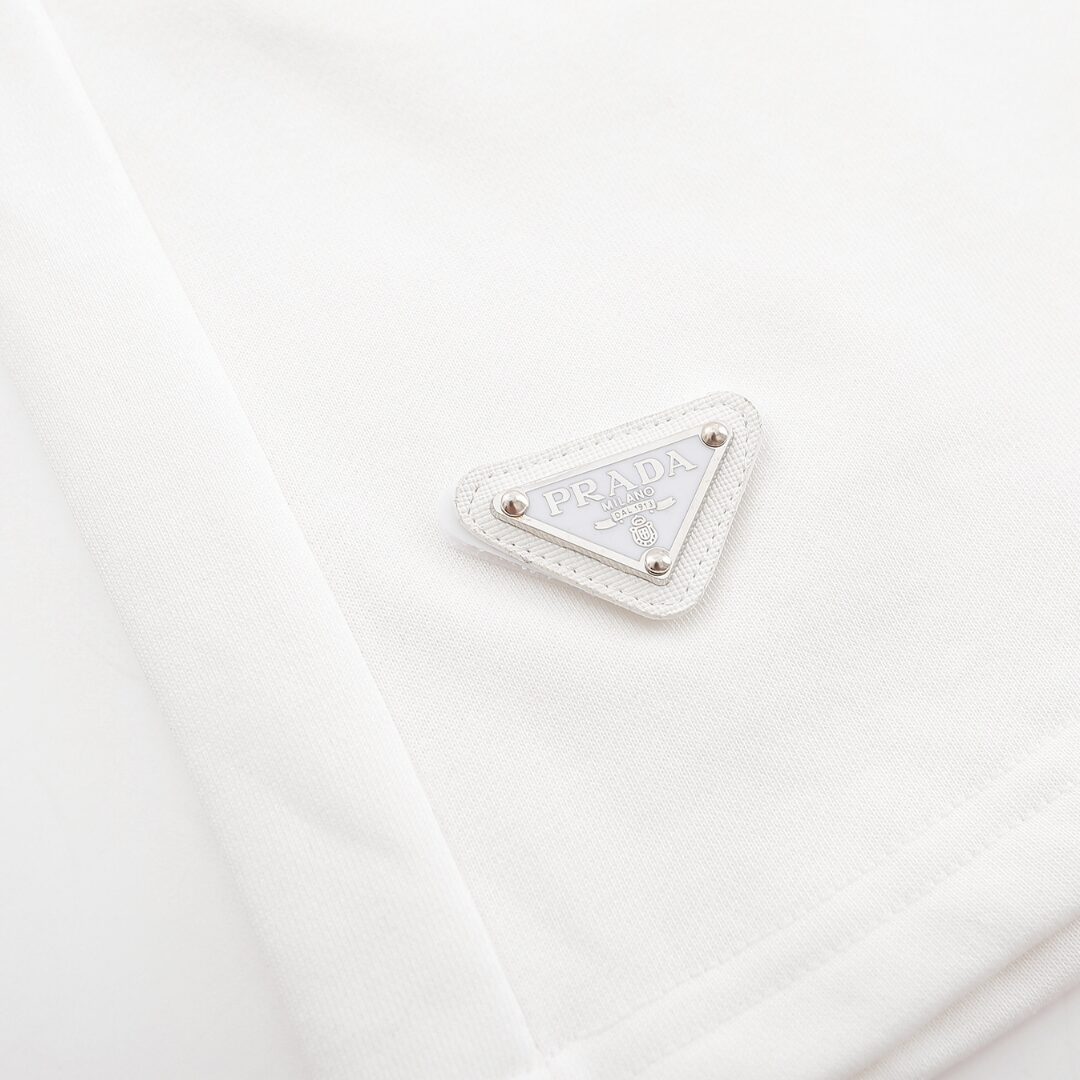 MONOGRAM BADGE SHORTS - Image 5