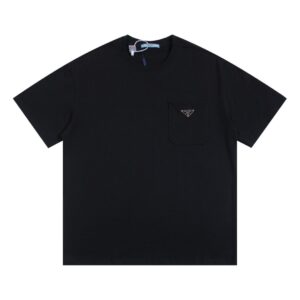 MONOGRAM BADGE T-SHIRT