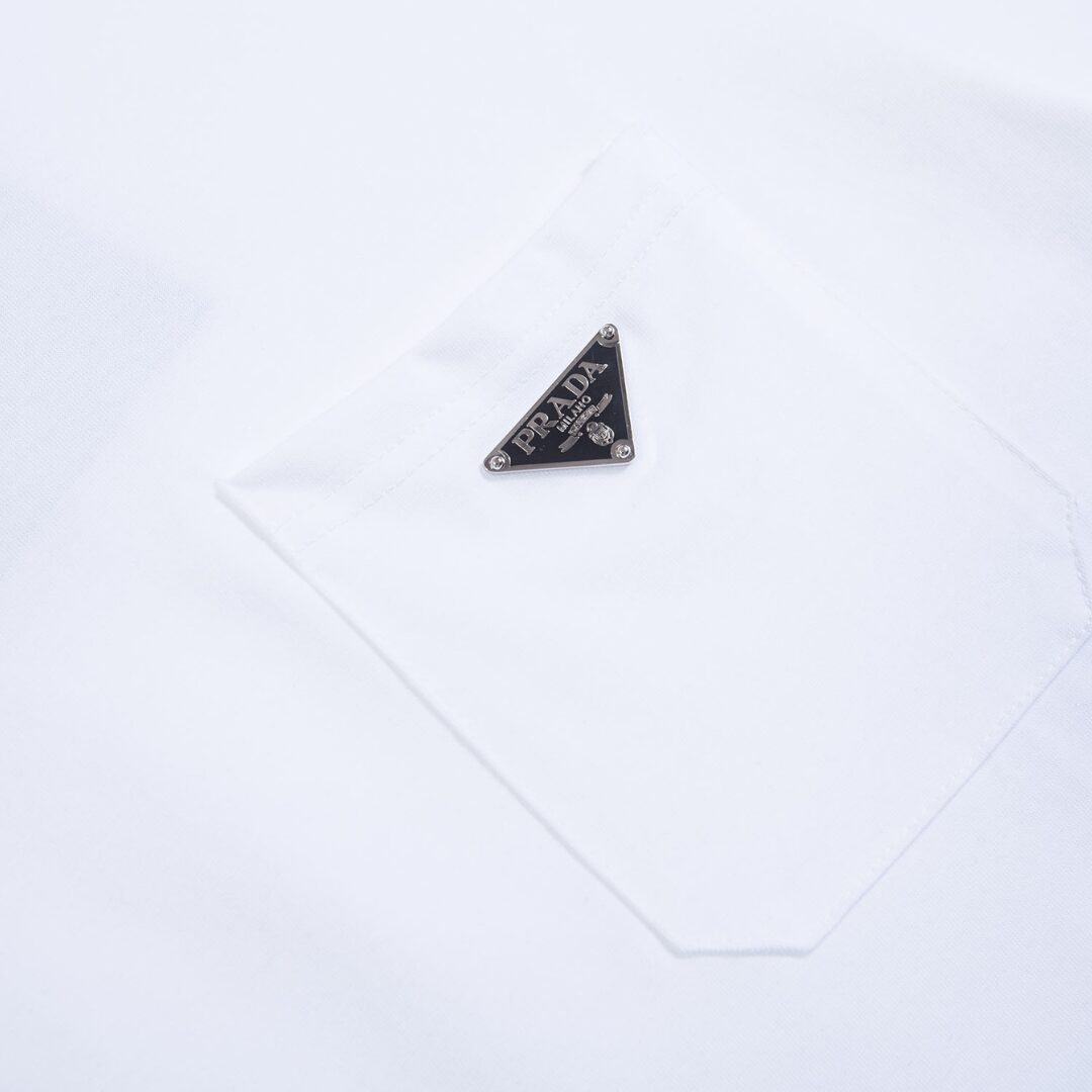 MONOGRAM BADGE T-SHIRT - Image 6