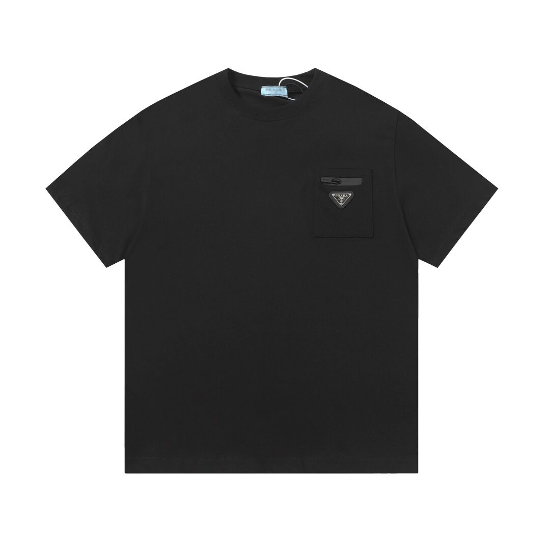 MONOGRAM POCKET BADGE T-SHIRT