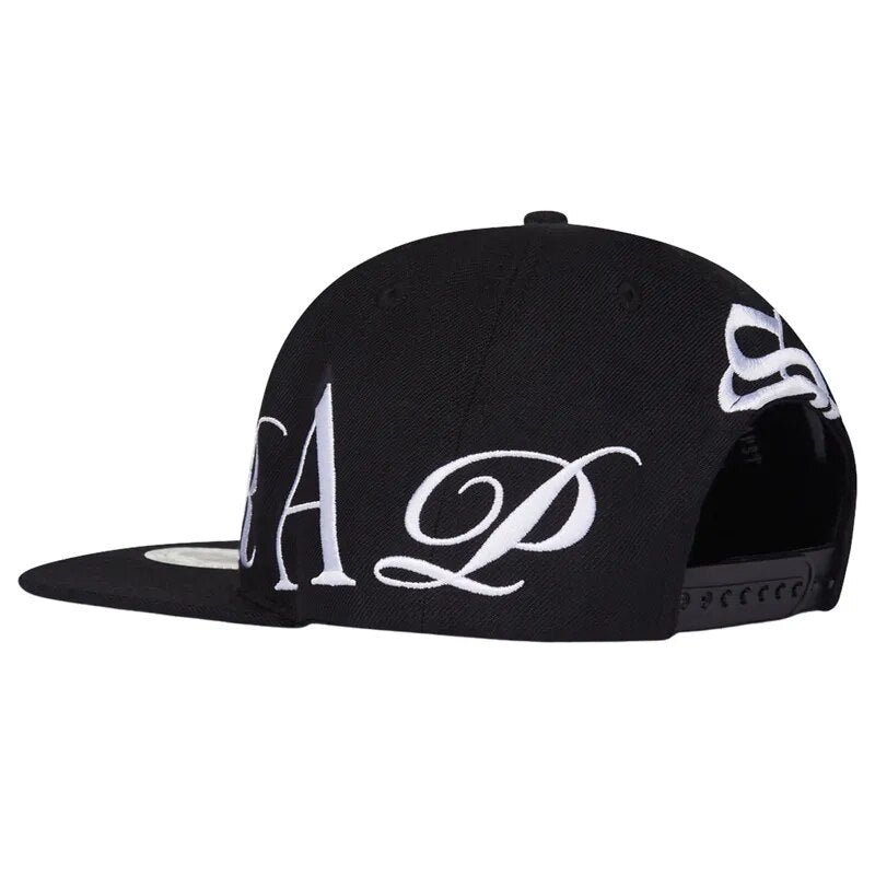 SNAPBACK BLACK CAP - Image 2